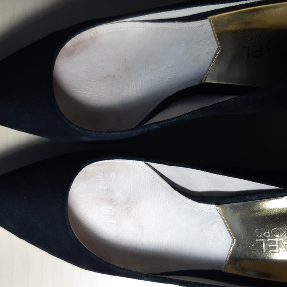 Michael Kors black suede heels size 6 1/2 - EUC - Picture 7 of 13
